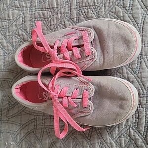 Girls Vans Low Top Sneakers